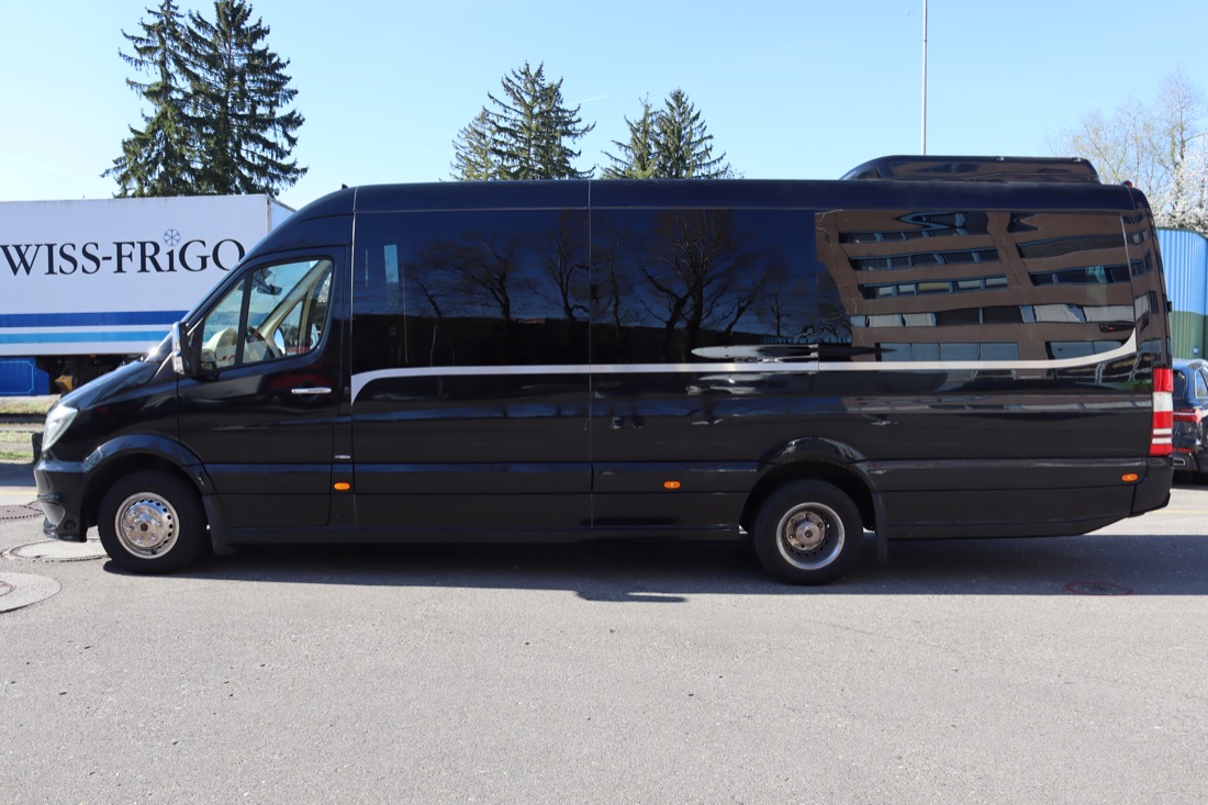Mercedes Sprinter Chauffeur Service Seitenansicht